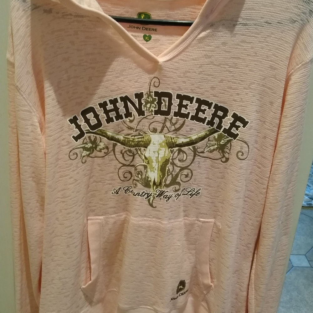 John Deere tops